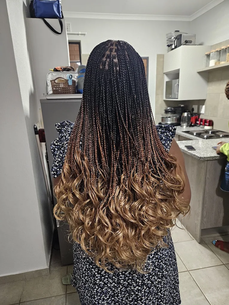 Voluminous French curls hairstyle